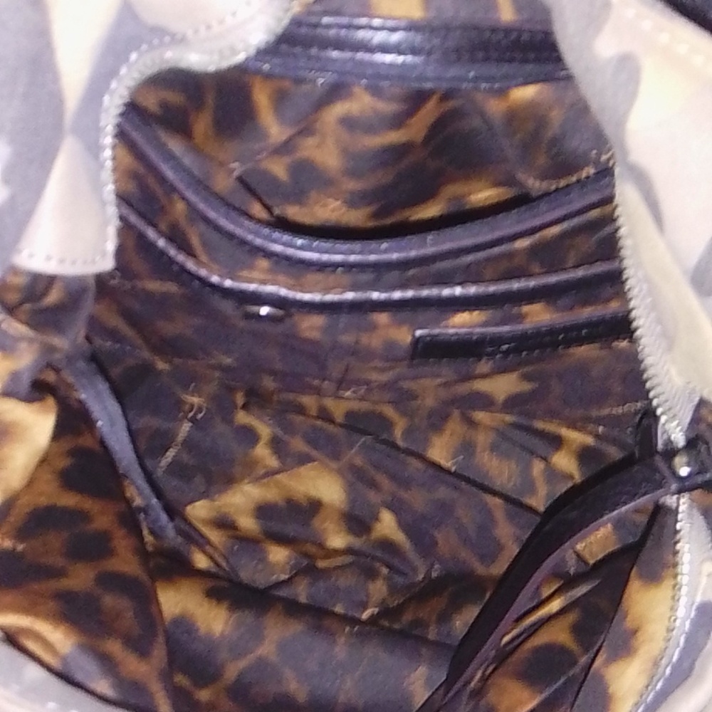B. Makowsky Stylish Camouflage Shoulder Bag - Picture 6 of 7